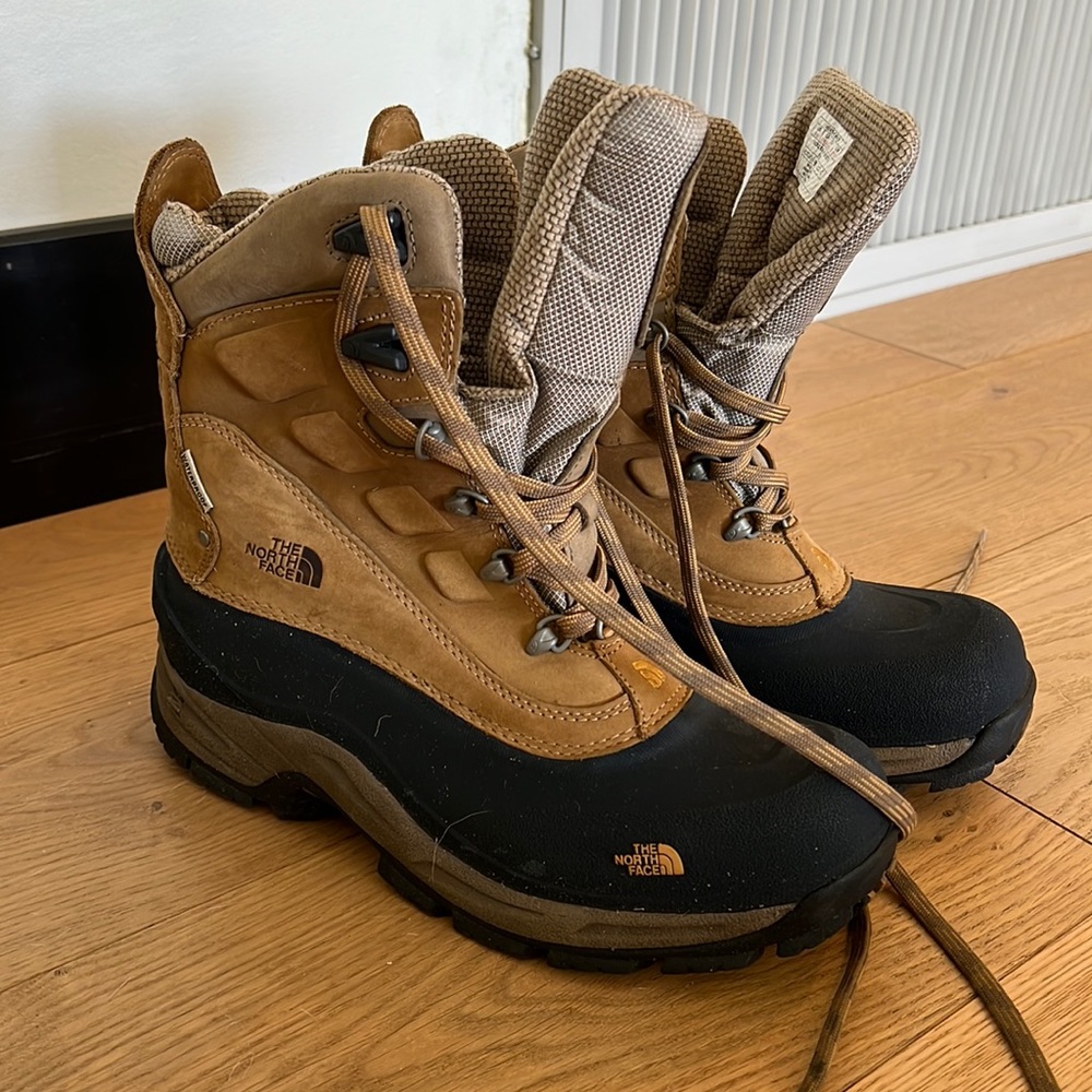 North Face Men’s Snow Boots, size 9.5